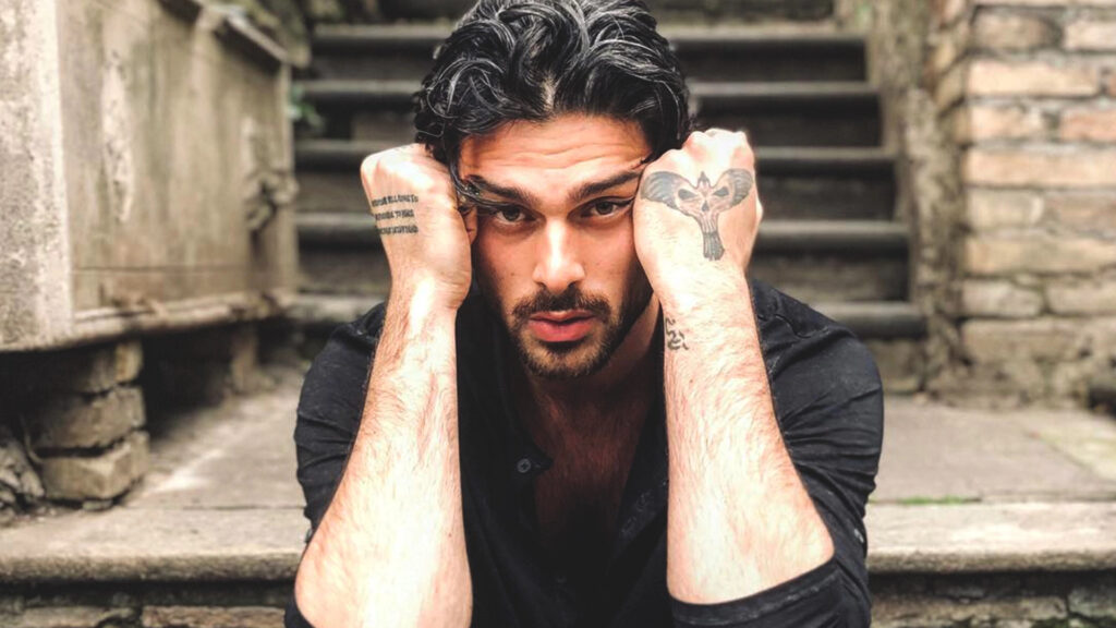 michele morrone in black